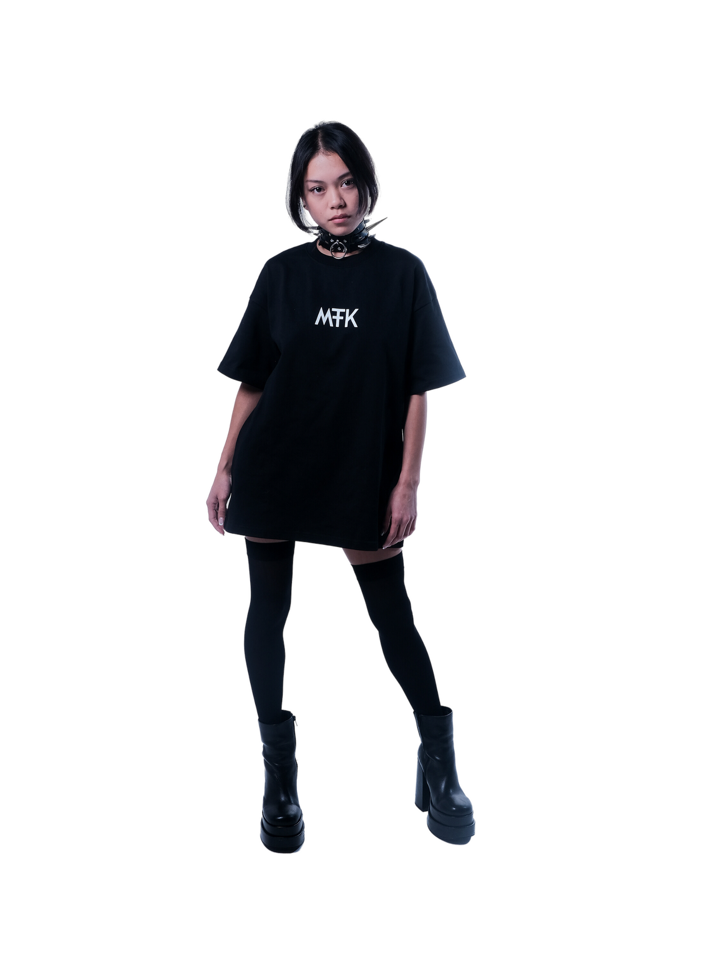 MTK LOGO T-SHIRT MEDIUM FIT IN BLACK